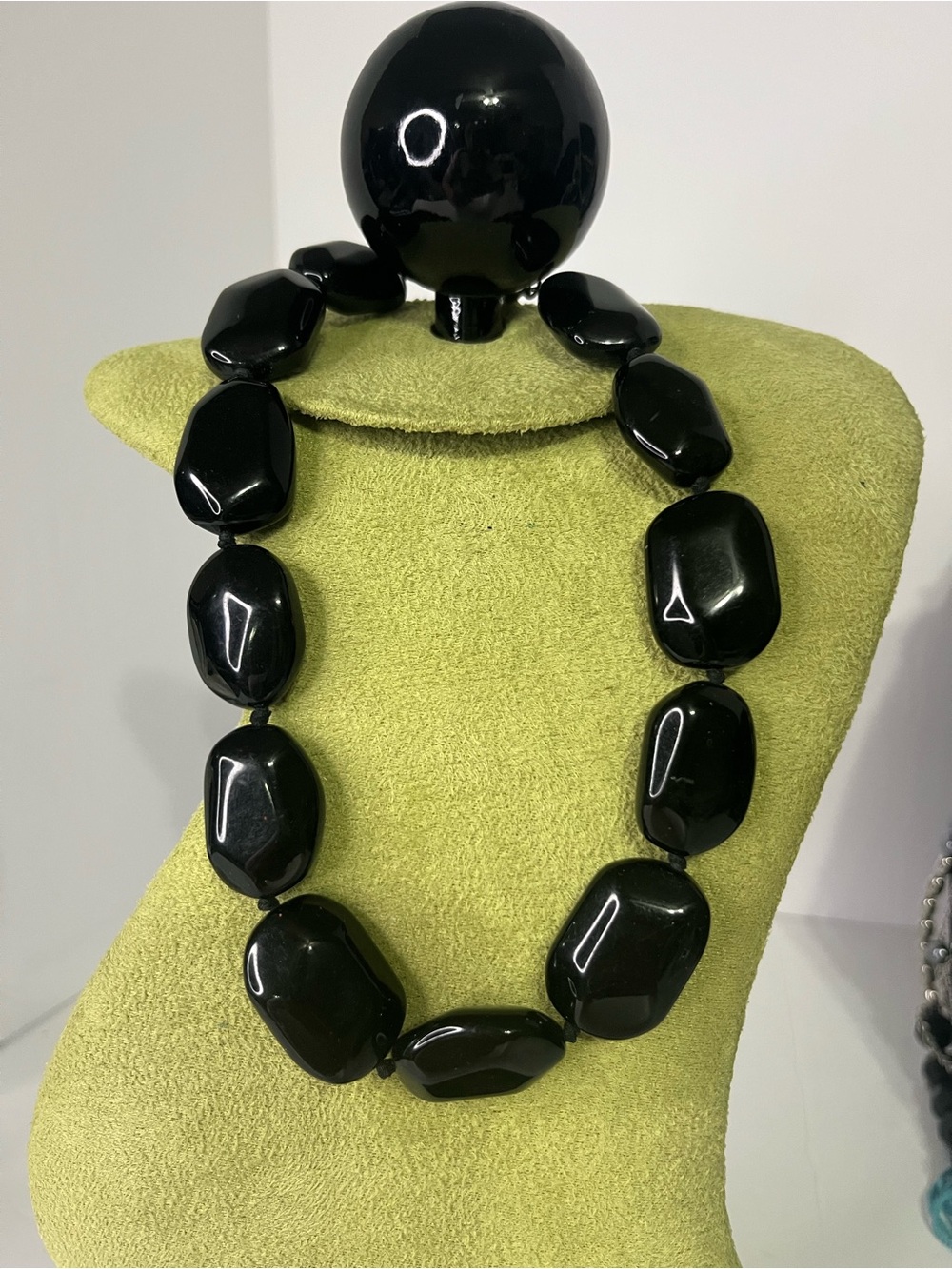 Black Glossy Chunky Bead Necklace